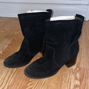 White Mountain Women’s Suede Black Heeled Boots